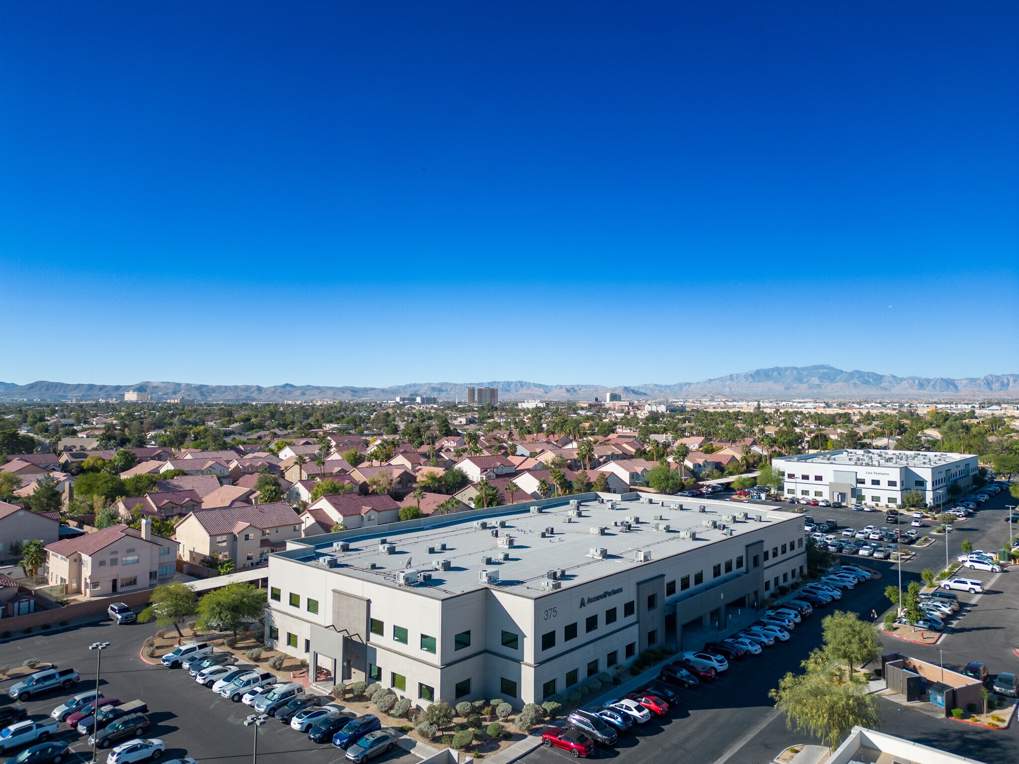 375 E Warm Springs Rd, Las Vegas, NV à louer Photo principale– Image 1 sur 16