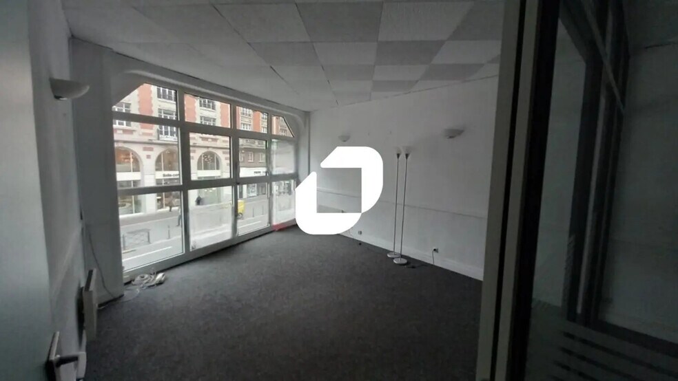 Bureau dans Lille à louer - Photo de l’immeuble – Image 3 sur 7