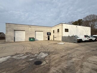 Plus de détails pour 69 Horseblock Rd, Centereach, NY - Industriel/Logistique à louer