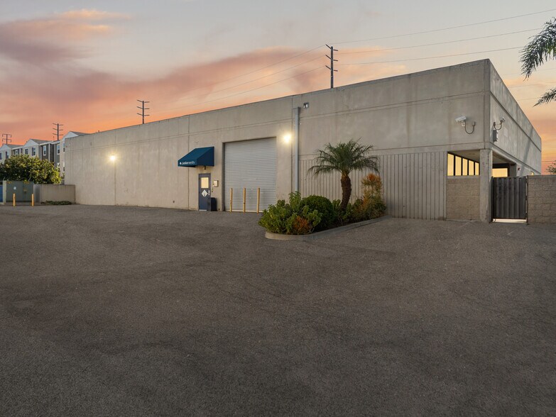 2350-2400 S Central Ave, Compton, CA à louer - Photo de l’immeuble – Image 2 sur 44