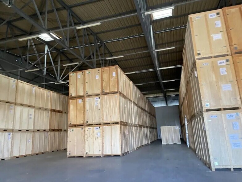 Industriel/Logistique dans Gellainville à louer - Photo intérieure – Image 1 sur 1