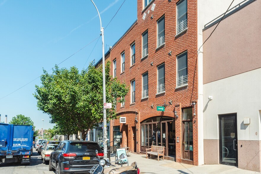 29 Greenpoint Ave, Brooklyn, NY à vendre - Photo de l’immeuble – Image 3 sur 20