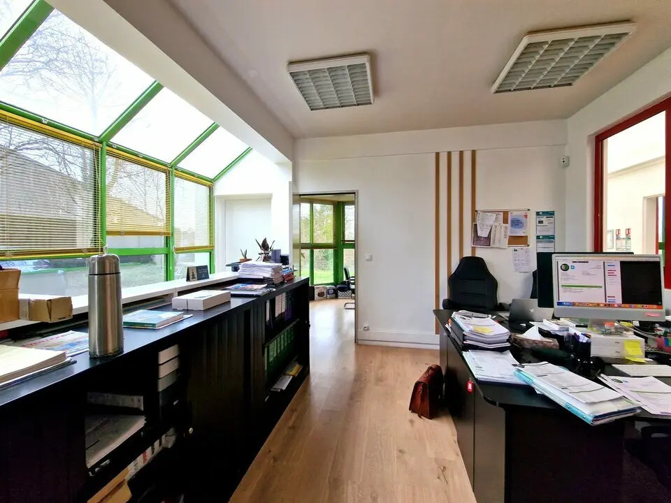 7 Rue De La Vallée, Fontaine-le-Comte à louer Photo de l’immeuble– Image 1 sur 12