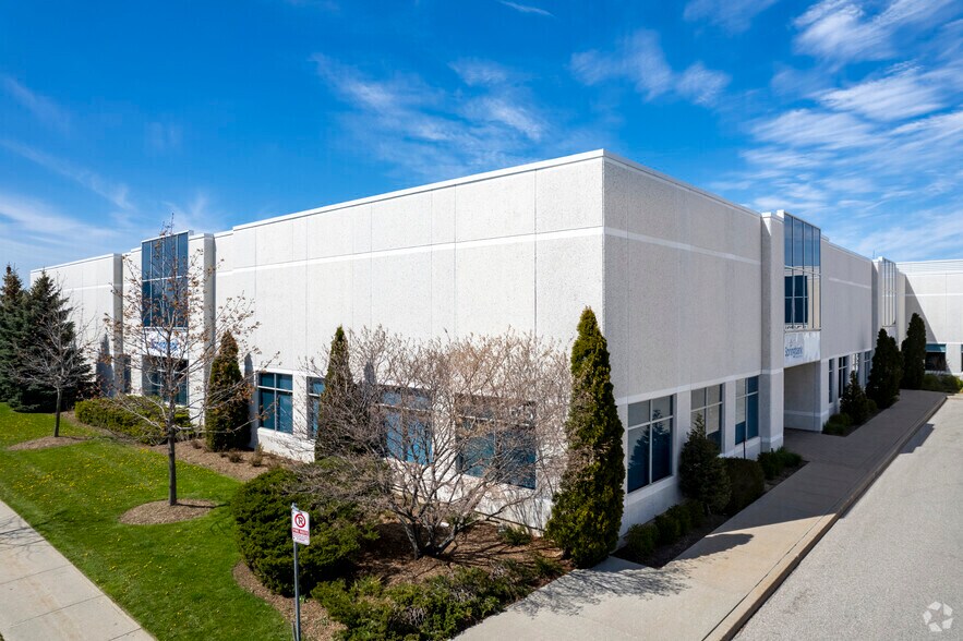 3615 Laird Rd, Mississauga, ON à louer - Photo de l’immeuble – Image 2 sur 6