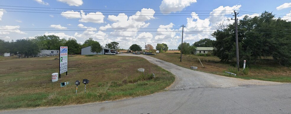 8915 Highway 36, Needville, TX à vendre - Photo de l’immeuble – Image 2 sur 2