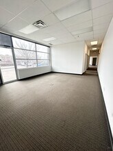 975 Thomas Ave, Winnipeg, MB à louer Photo intérieure– Image 1 sur 6