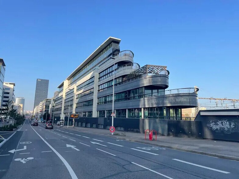 Bureau dans Lyon à louer - Photo de l’immeuble – Image 1 sur 26