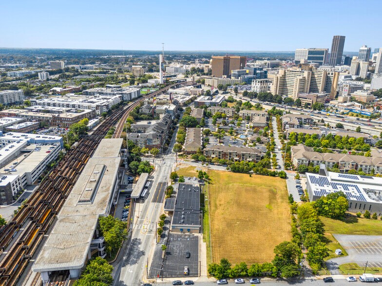 418 Decatur St SE, Atlanta, GA à vendre - Photo de l’immeuble – Image 1 sur 7