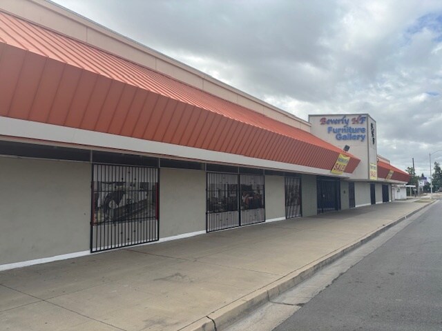 620 Chester Ave, Bakersfield, CA à louer - Photo de l’immeuble – Image 3 sur 22