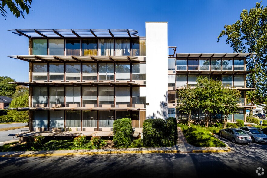 7100 Baltimore Ave, College Park, MD à louer - Photo de l’immeuble – Image 2 sur 4