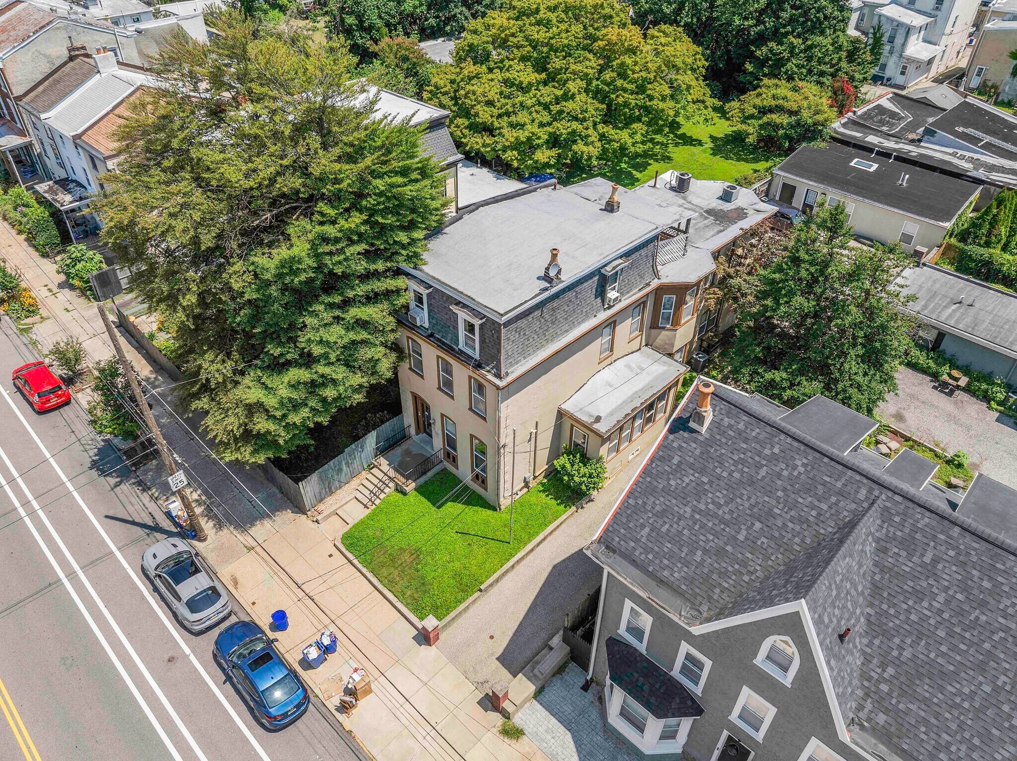 359 Lyceum Ave, Philadelphia, PA à vendre Photo de l’immeuble– Image 1 sur 9
