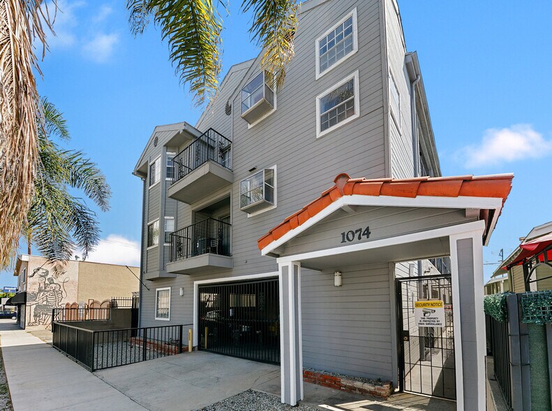 1074 Redondo Ave, Long Beach, CA à vendre - Photo de l’immeuble – Image 2 sur 13