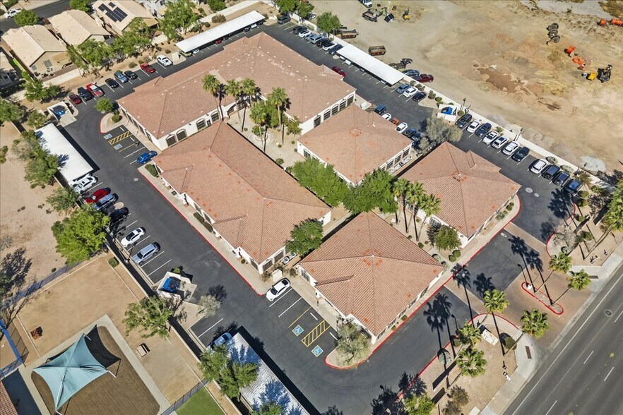 428 S Gilbert Rd, Gilbert, AZ à louer - Photo de l’immeuble – Image 3 sur 14