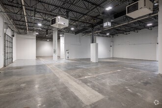 1301 Corporate Center Dr, Eagan, MN à louer Photo intérieure– Image 2 sur 9
