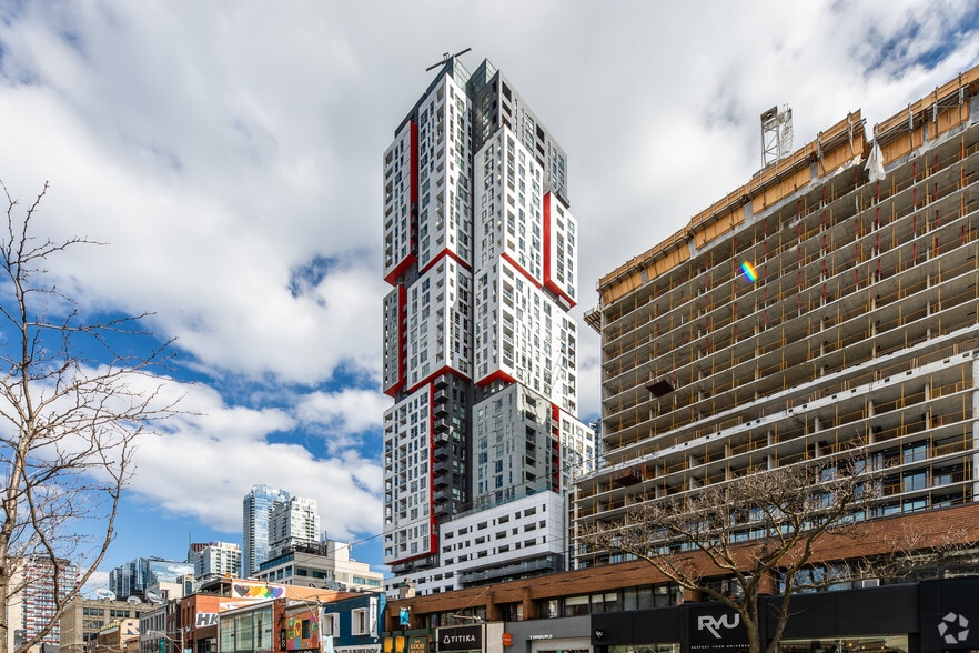 310-318 Richmond St W, Toronto, ON à louer - Photo principale – Image 1 sur 5