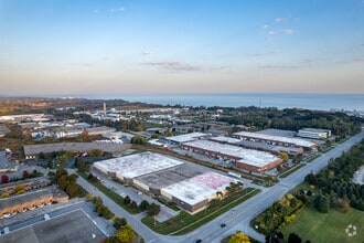 1725 McPherson Ct, Pickering, ON - VUE AÉRIENNE vue de carte