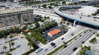Plus de détails pour 7701 NW 103rd St, Hialeah, FL - Local commercial à louer