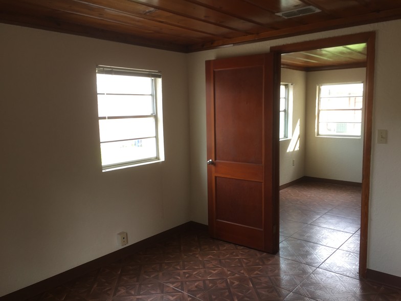 1618 Pecan Blvd, McAllen, TX à louer - Photo intérieure – Image 3 sur 17