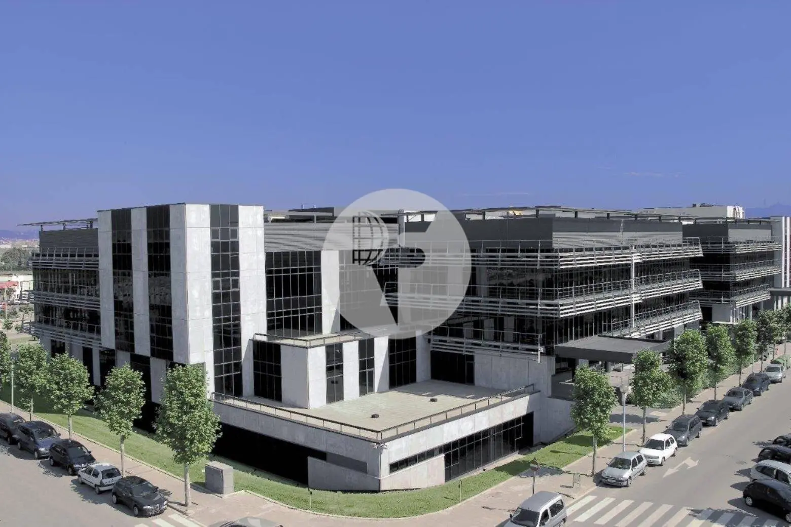 Bureau dans El Prat de Llobregat, Barcelona à louer Photo de l’immeuble– Image 1 sur 11