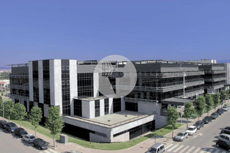 Bureau dans El Prat de Llobregat, Barcelona à louer Photo de l’immeuble– Image 1 sur 11