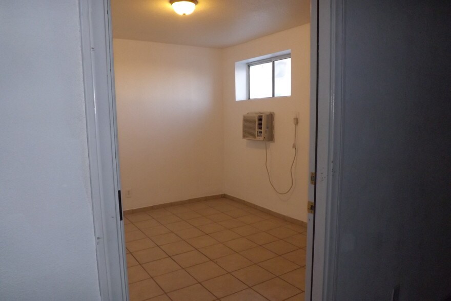 3977 W Oquendo Rd, Las Vegas, NV à louer - Photo intérieure – Image 3 sur 8