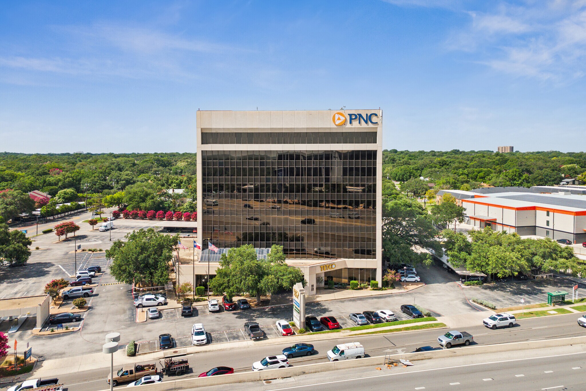 1100 NE Loop 410, San Antonio, TX à louer Photo de l’immeuble– Image 1 sur 9
