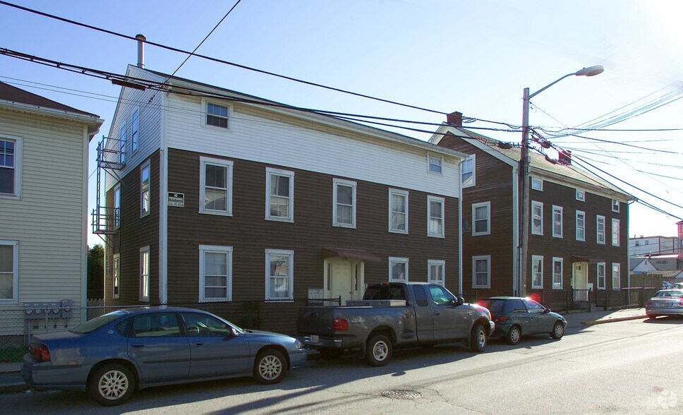 126-136 Fifth St, Fall River, MA à louer - Photo de l’immeuble – Image 3 sur 4