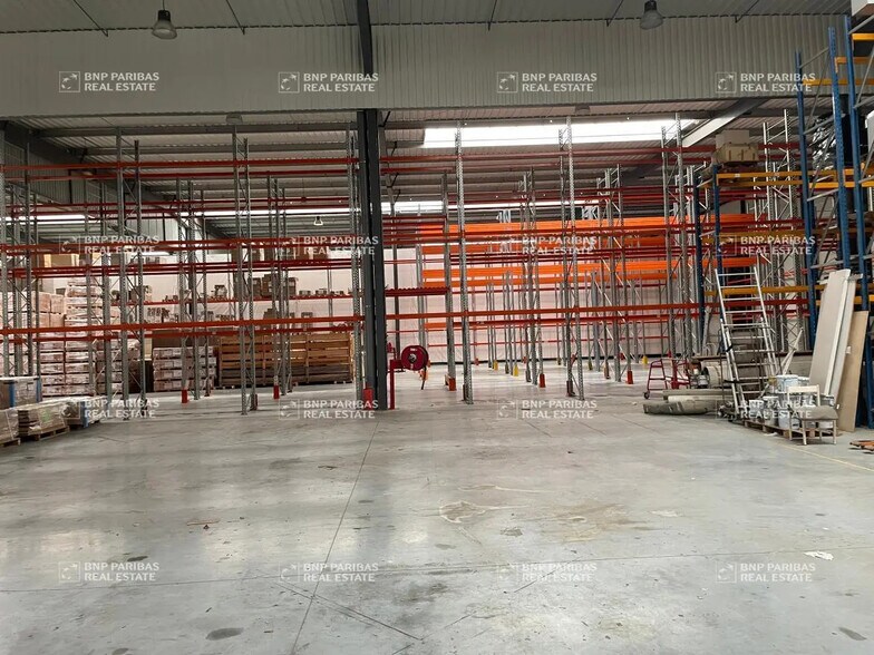 Local d’activités dans Blanquefort à louer - Photo de l’immeuble – Image 3 sur 6