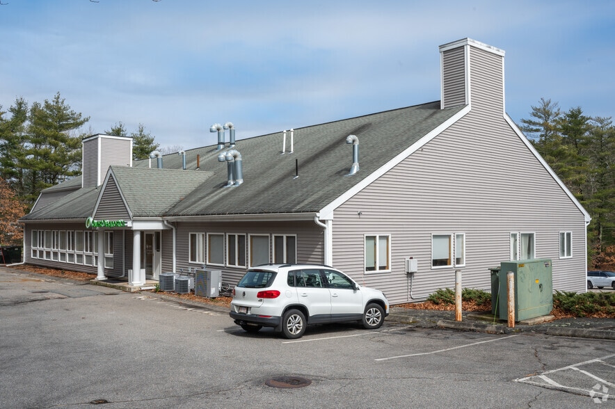 68 N Main St, Carver, MA à vendre - Photo principale – Image 1 sur 43