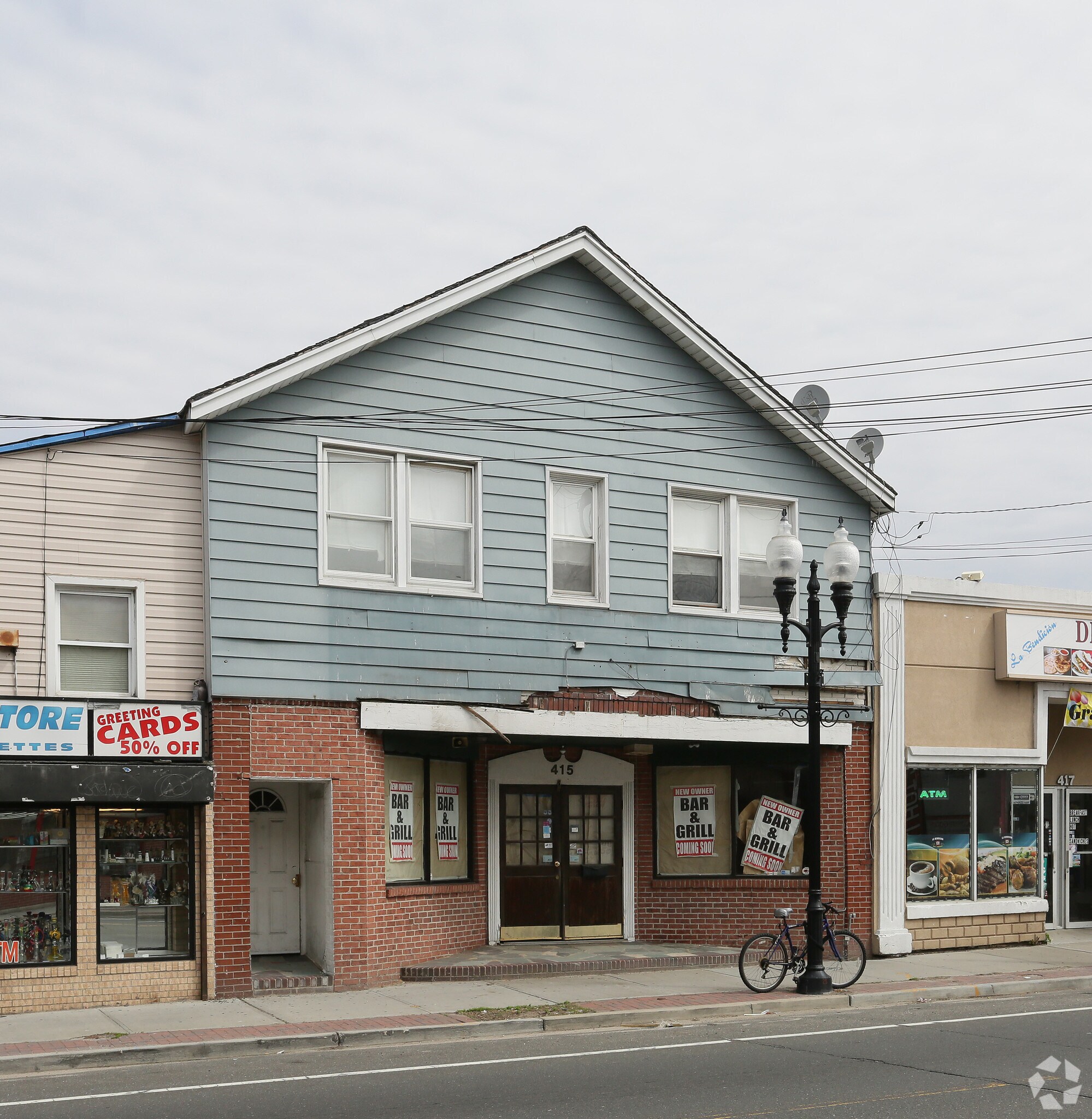 413 E Main St, Patchogue, NY à louer Photo principale– Image 1 sur 5