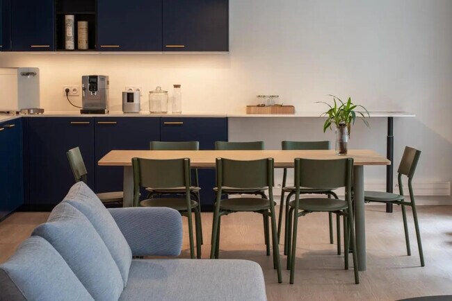Plus de détails pour 3 Rue De Liège, Paris - Bureau à louer