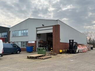 Plus de détails pour Priors Way, Maidenhead - Industriel/Logistique à louer