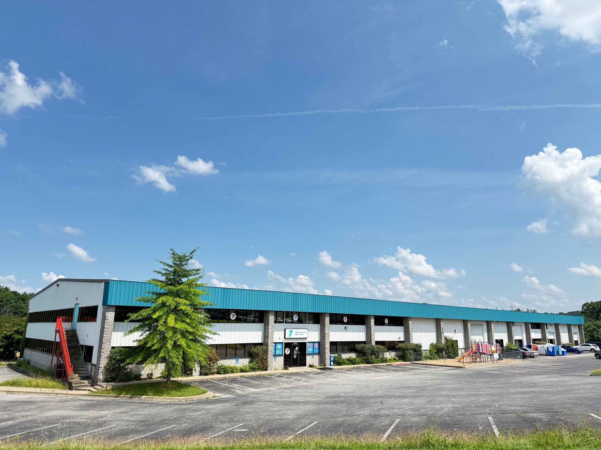 175 Industrial Park Dr, Hollister, MO à vendre Photo principale– Image 1 sur 26