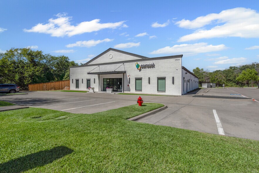 1700 Tennison Pky, Colleyville, TX à vendre - Photo de l’immeuble – Image 2 sur 26