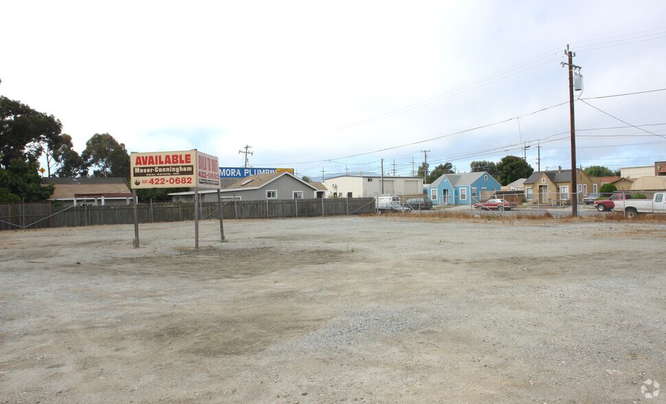 400 E Market St, Salinas, CA à louer - Photo principale – Image 1 sur 2