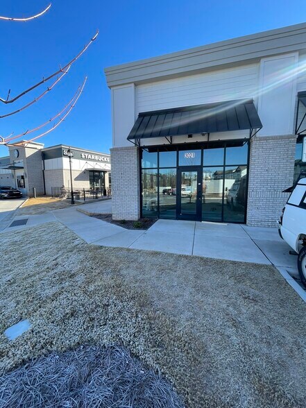 3021 Stelfox St, Charlotte, NC à louer - Photo de l’immeuble – Image 3 sur 7