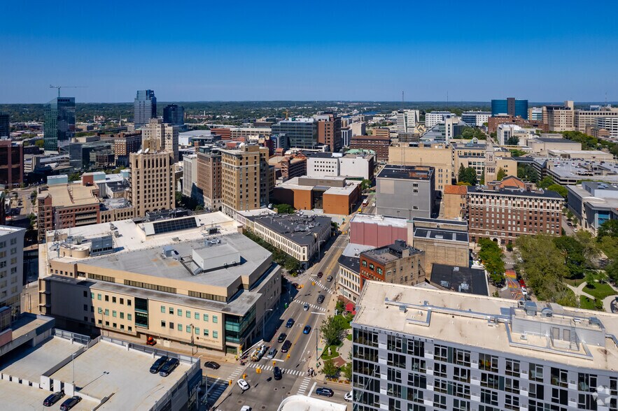 40 Monroe Center St NW, Grand Rapids, MI à vendre - Aérien – Image 2 sur 6