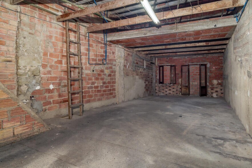 Immeuble residentiel dans Manresa, Barcelona à vendre - Photo intérieure – Image 2 sur 18