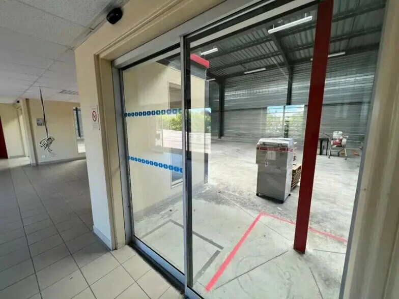 Local d’activités dans Bar-sur-Aube à louer - Photo de l’immeuble – Image 3 sur 9