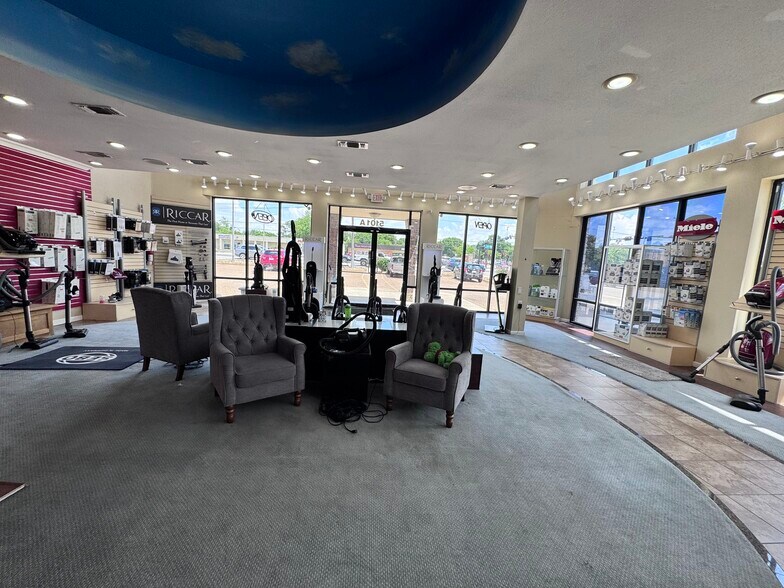 5101 Davis Blvd, North Richland Hills, TX à vendre - Photo de l’immeuble – Image 3 sur 18