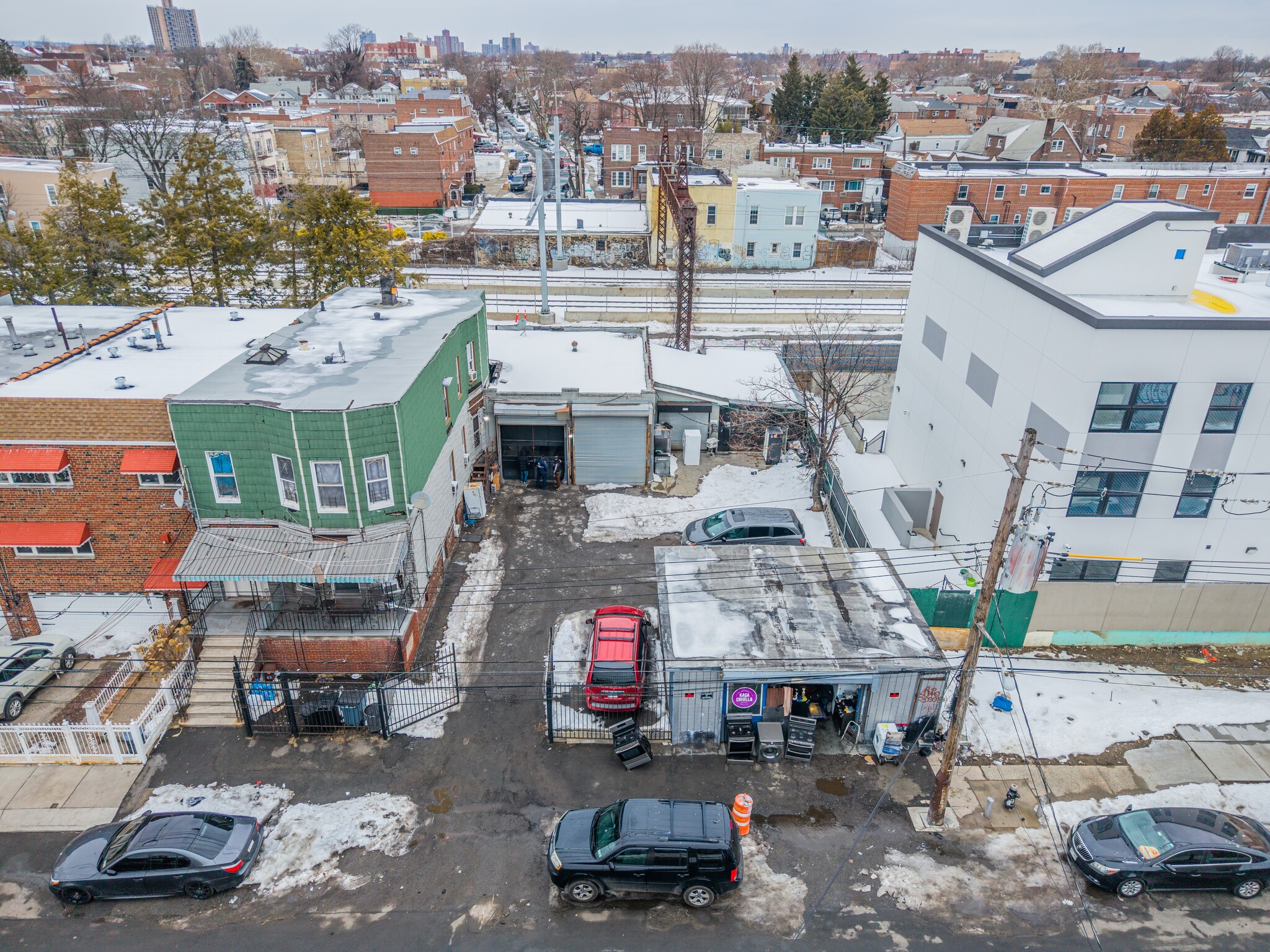 27,788 BSF R6-1 Zoned Development Site portefeuille de 3 biens à vendre sur LoopNet.fr Photo principale– Image 1 sur 16