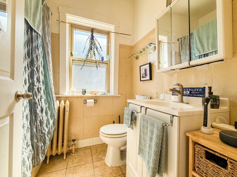 2050 W Fargo Ave, Chicago, IL à vendre - Photo de l’immeuble – Image 3 sur 5