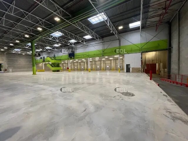 Industriel/Logistique dans Saint-Étienne à louer - Photo de l’immeuble – Image 3 sur 11