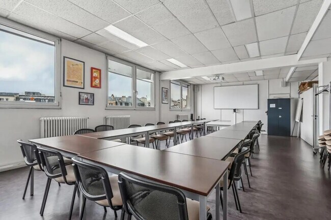 Plus de détails pour 228 Rue Du Faubourg Saint-Martin, Paris - Bureau à louer