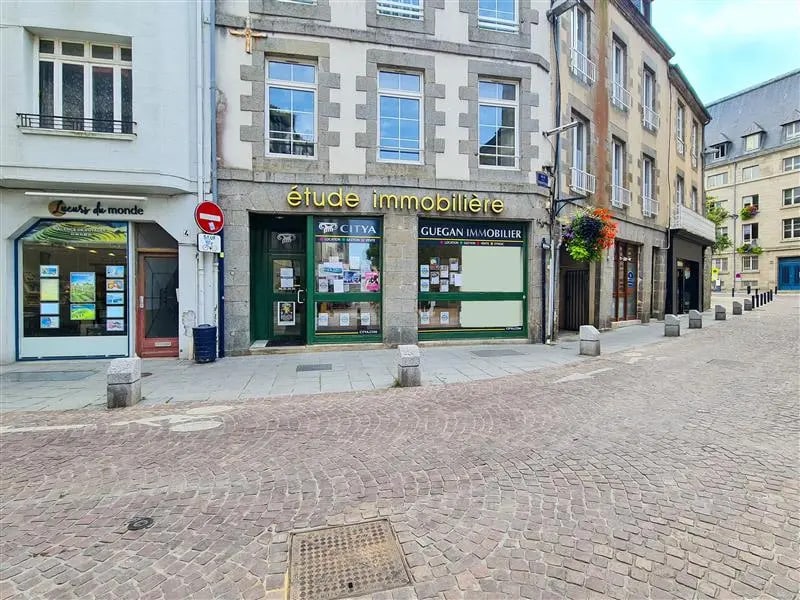 Local commercial dans Saint-Brieuc à louer Photo de l’immeuble– Image 1 sur 11