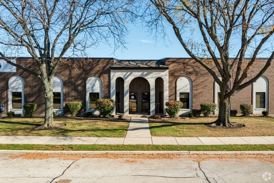 221-225 Stanley St, Elk Grove Village, IL à louer - Photo de l’immeuble – Image 3 sur 5