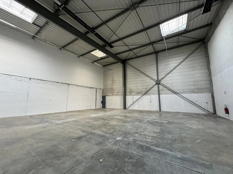 50 Rue Ardoin, Saint-Ouen-sur-Seine à louer - Photo de l’immeuble – Image 1 sur 12
