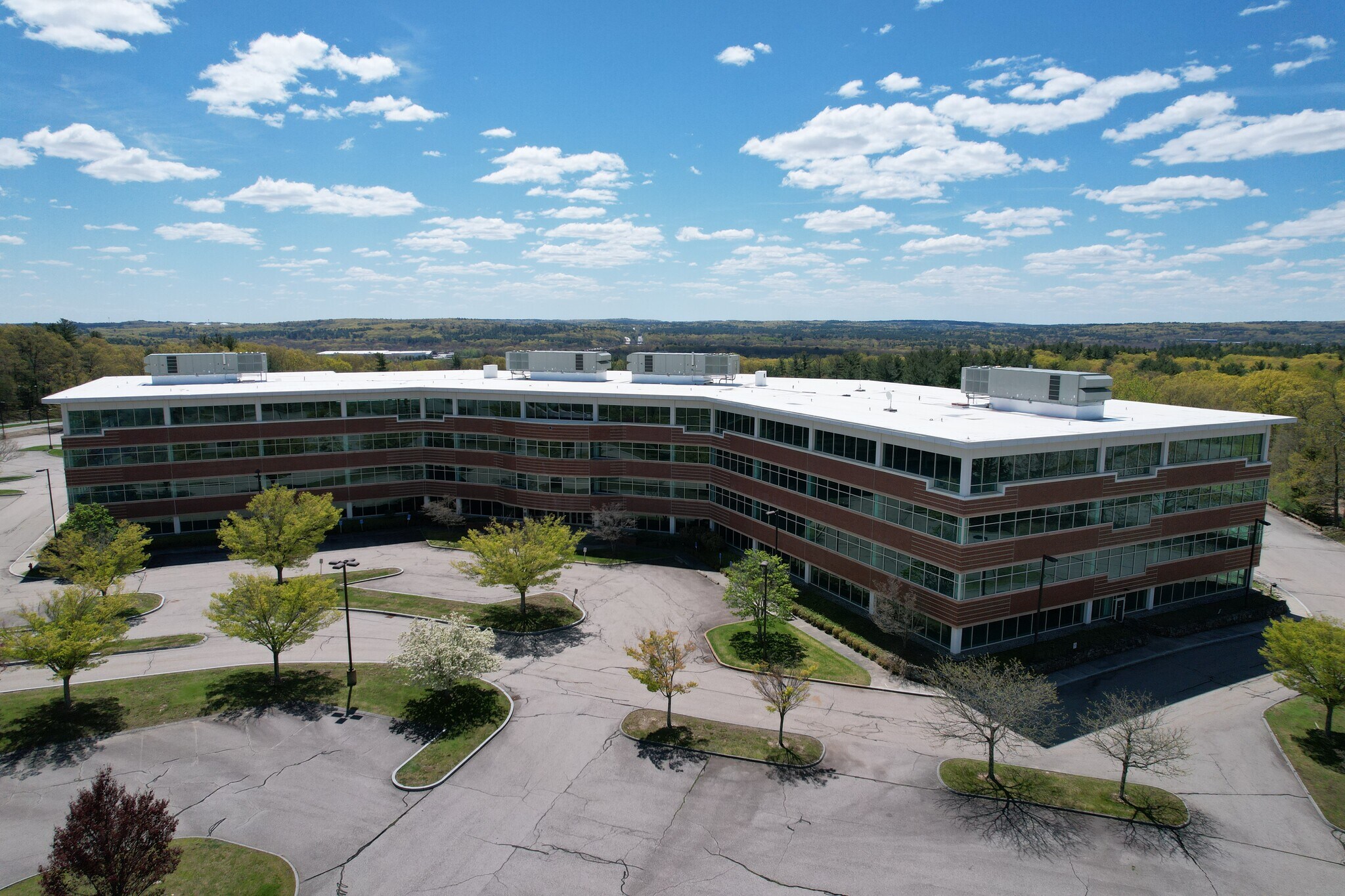 900 W Park Dr, Westborough, MA à vendre Photo de l’immeuble– Image 1 sur 6