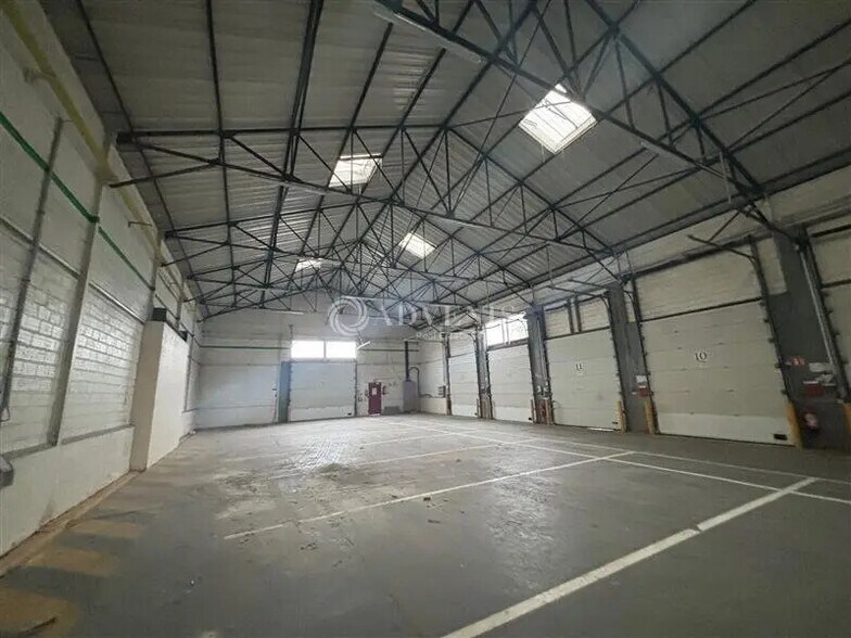 Local d’activités dans Bonneuil-sur-Marne à louer - Photo de l’immeuble – Image 3 sur 6