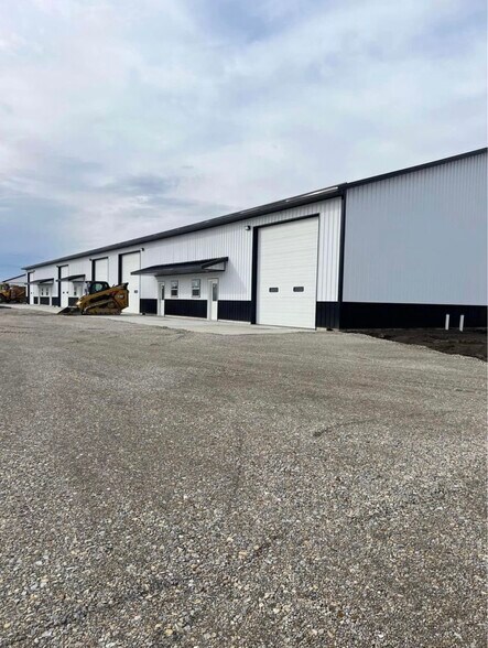 51 Dale Lee Dr, Palo, IA à louer - Photo de l’immeuble – Image 3 sur 17